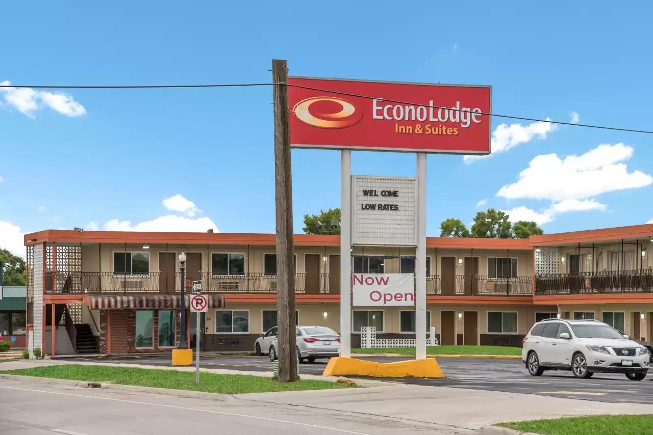 Econo Lodge Inn & Suites Mason City Exterior photo